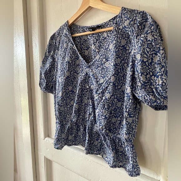 Banana Republic Blouse Womens Medium Blue Floral Boho Cottagecore Puff Sleeve - Picture 5 of 9